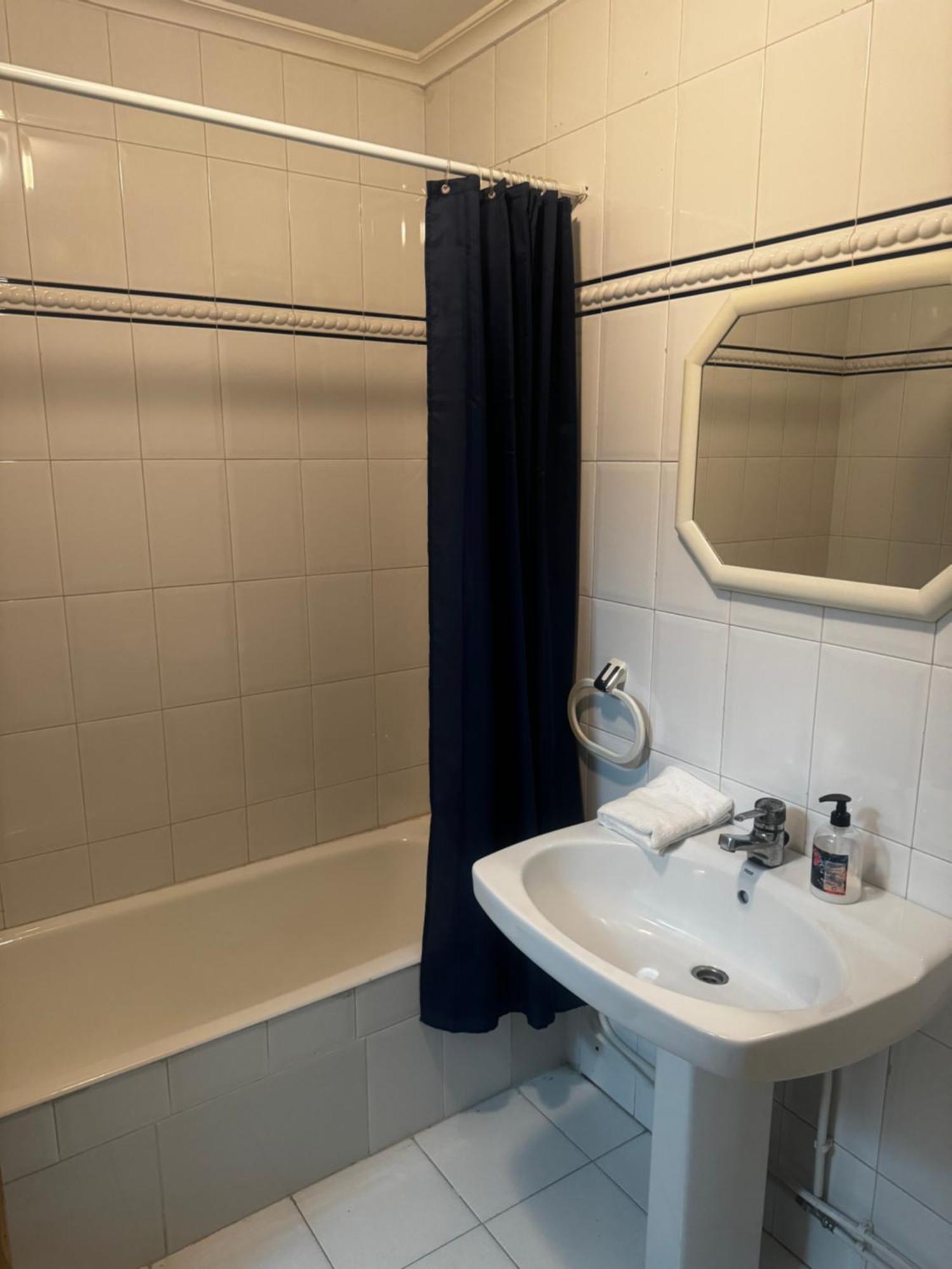 Pimo Plus La Pola Salas  Luaran gambar